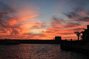 The Sandpiper Inn & Cottages