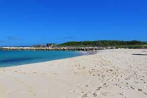 The Sandpiper Inn & Cottages