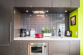 QuickStay - Yorkville Dream (Yonge & Bloor)