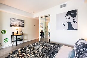 QuickStay - Yorkville Dream (Yonge & Bloor)