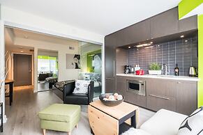 QuickStay - Yorkville Dream (Yonge & Bloor)