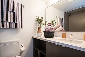 QuickStay - Yorkville Dream (Yonge & Bloor)