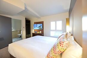 Campanile Paris - Clichy Centre