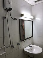 Petch Pailyn Hotel