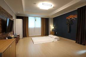 Empire Tourist Hotel