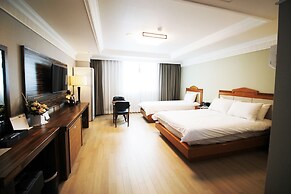 Empire Tourist Hotel