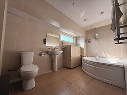 Liva Hotel