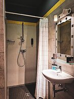 Hotel 108