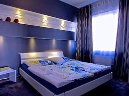 Hotel 108