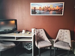 Hotel 108