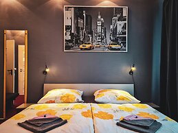 Hotel 108