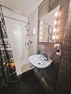 Hotel 108
