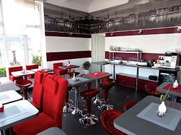 Hotel 108