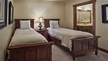 Ambassadors Penthouse 403 3 BedroomCondo By Moving Mountains