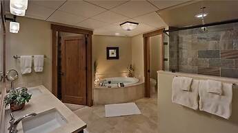 Ambassadors Penthouse 403 3 BedroomCondo By Moving Mountains