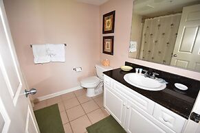 1805 Yacht Club Villas