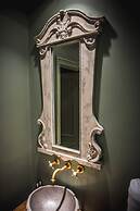 Le Petit Chateau & William de Percy