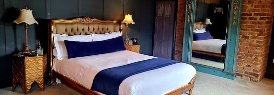 Le Petit Chateau & William de Percy