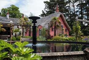 Le Petit Chateau & William de Percy