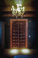 Le Petit Chateau & William de Percy