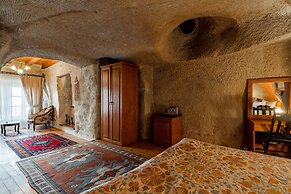Amber Cave Suites