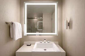 Embassy Suites by Hilton New York Manhattan Times Square