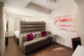 Embassy Suites by Hilton New York Manhattan Times Square