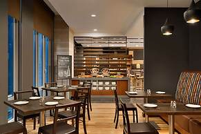 Embassy Suites by Hilton New York Manhattan Times Square