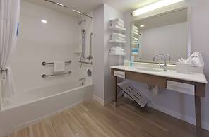 Hampton Inn & Suites Seattle/Redmond