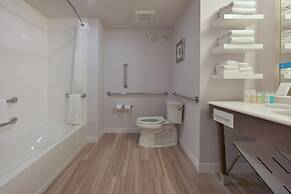 Hampton Inn & Suites Seattle/Redmond