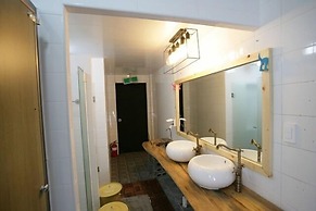 Moncher Guesthouse - Hostel