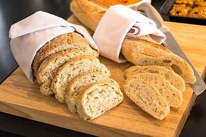 Bed Chiangmai Gate Hotel