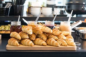 Bed Chiangmai Gate Hotel