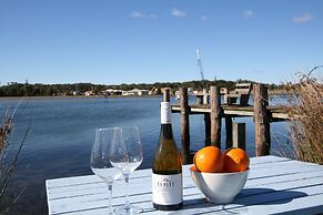 Lake Edge Holiday Units