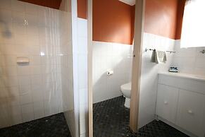 Lake Edge Holiday Units