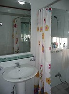 Springflower Guesthouse - Hostel