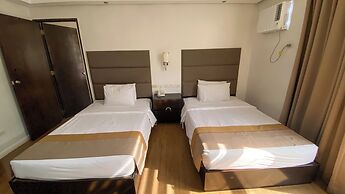 Queen Margarette Hotel - Downtown