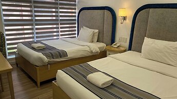 Queen Margarette Hotel - Downtown