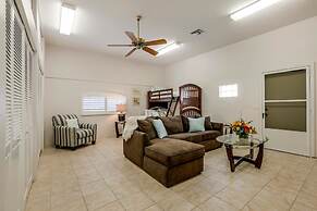 BE324 4 Bedroom Holiday Home by Marco Naples Vacation Homes
