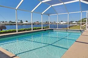 BE324 4 Bedroom Holiday Home by Marco Naples Vacation Homes