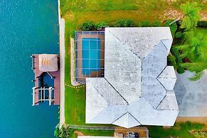 BE324 4 Bedroom Holiday Home by Marco Naples Vacation Homes