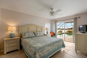 BE324 4 Bedroom Holiday Home by Marco Naples Vacation Homes