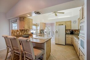 BE324 4 Bedroom Holiday Home by Marco Naples Vacation Homes