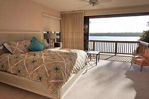 BRF1569 4 Bedroom Holiday Home by Marco Naples Vacation Homes