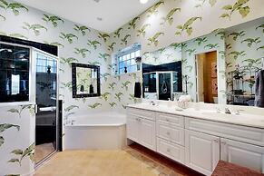 BRF335 3 Bedroom Holiday Home by Marco Naples Vacation Homes