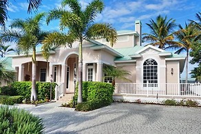 BRF335 3 Bedroom Holiday Home by Marco Naples Vacation Homes