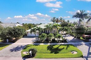 BRF335 3 Bedroom Holiday Home by Marco Naples Vacation Homes