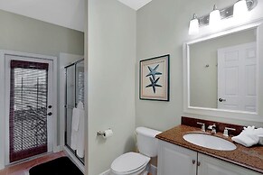 COPPER20 5 Bedroom Holiday Home by Marco Naples Vacation Homes