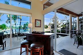 COPPER20 5 Bedroom Holiday Home by Marco Naples Vacation Homes