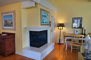 KEN407 5 Bedroom Holiday Home by Marco Naples Vacation Homes